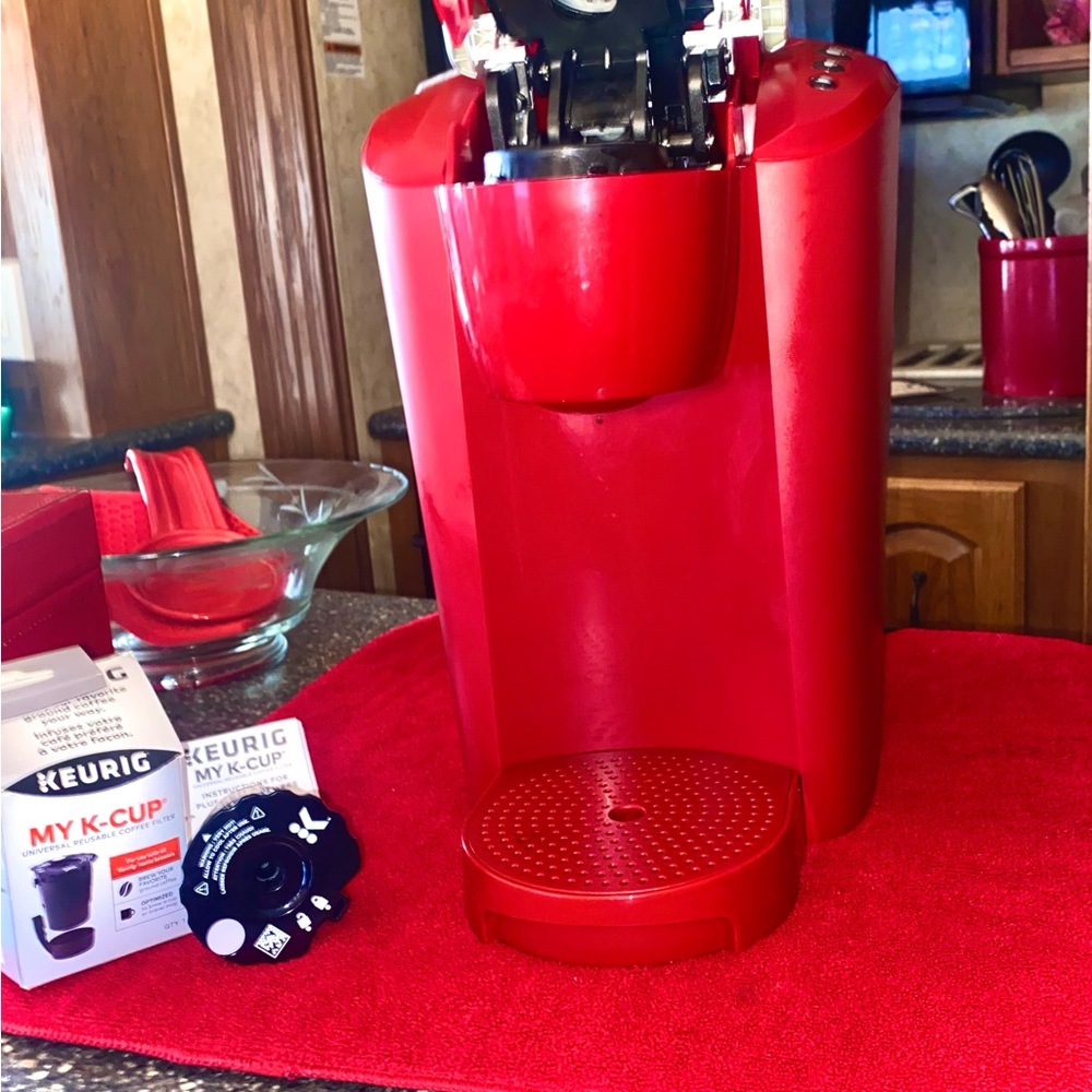 Keurig K-Compact single serve coffee maker